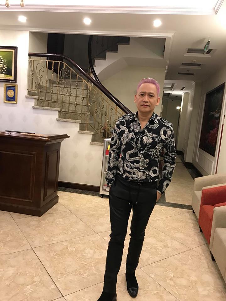 Đầu năm, Duy Mạnh khiến fan ngã ngửa với mái tóc nhuộm hồng